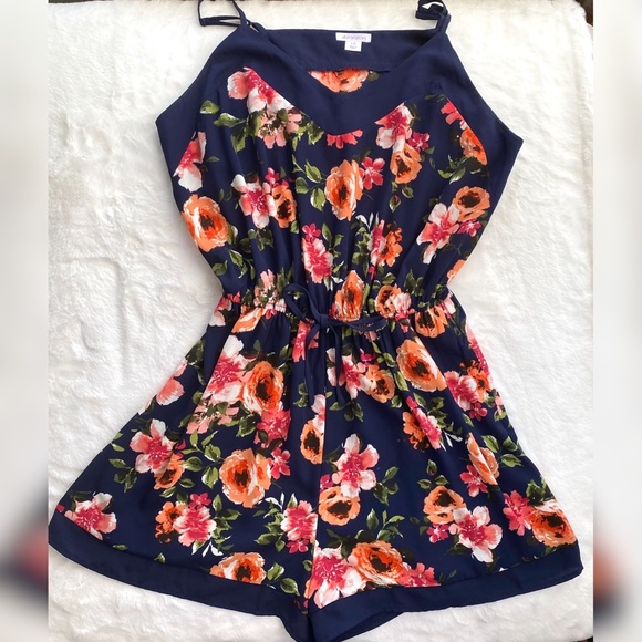 NWOT Target Sleeveless Floral Romper Size Large - Picture 4 of 16